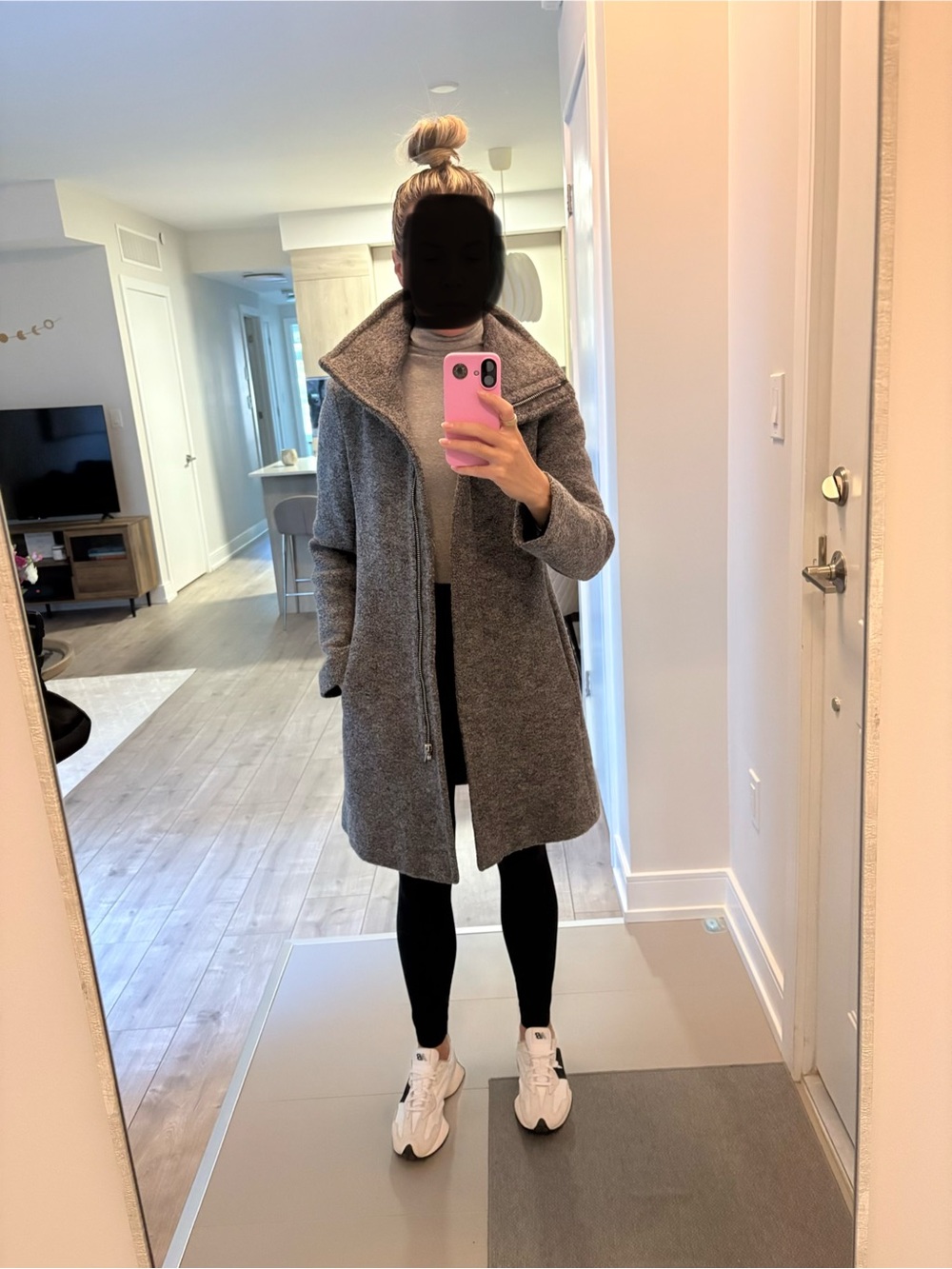Club Monaco Charcoal Gray 100% Italian wool coat